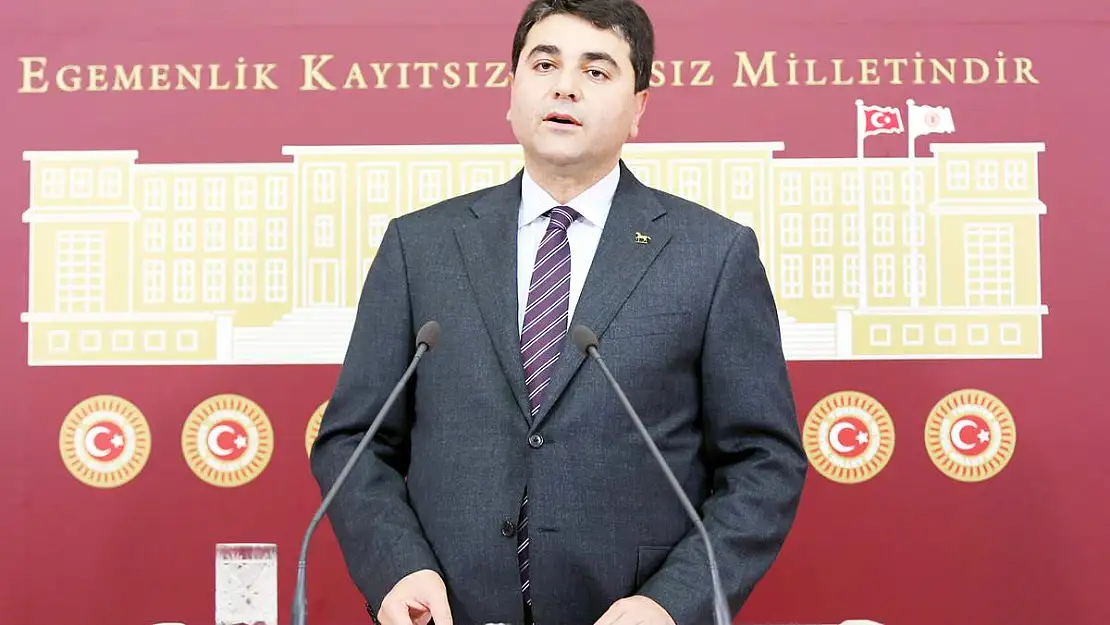 Ümit Özdağ bu kez de Gültekin Uysal'ı hedef tahtasına koydu