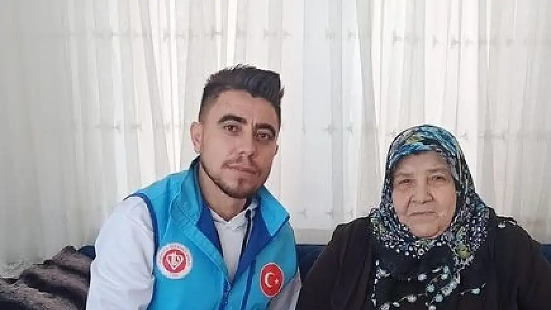 Umre ziyareti için biriktirdiği parayı depremzedelere bağışladı