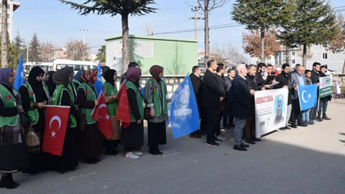 'Uygur halkı kitlesel olarak cezalandırılıyor'