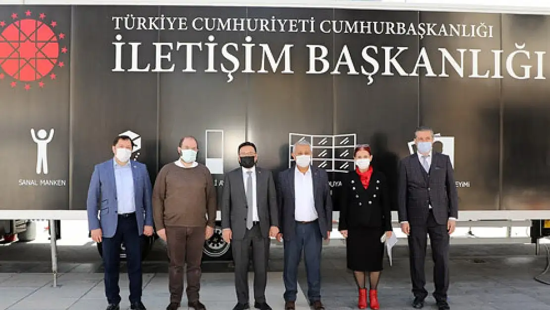 Vali Gökmen Çiçek, sokağa çıkma kısıtlaması başlamadan vatandaşlara Dijital Tır'ı ziyaret etmelerini tavsiye etti: Kısıtlamalar başlamadan Dijital Tır'ı ziyaret edin!