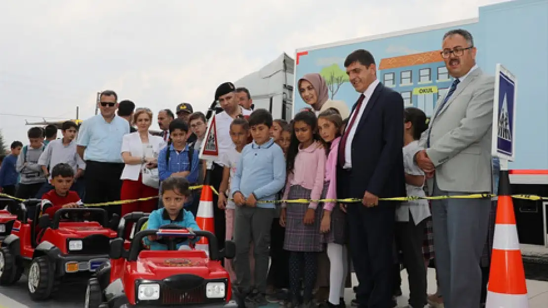 Vali Yiğitbaşı, trafik eğitimine katıldı