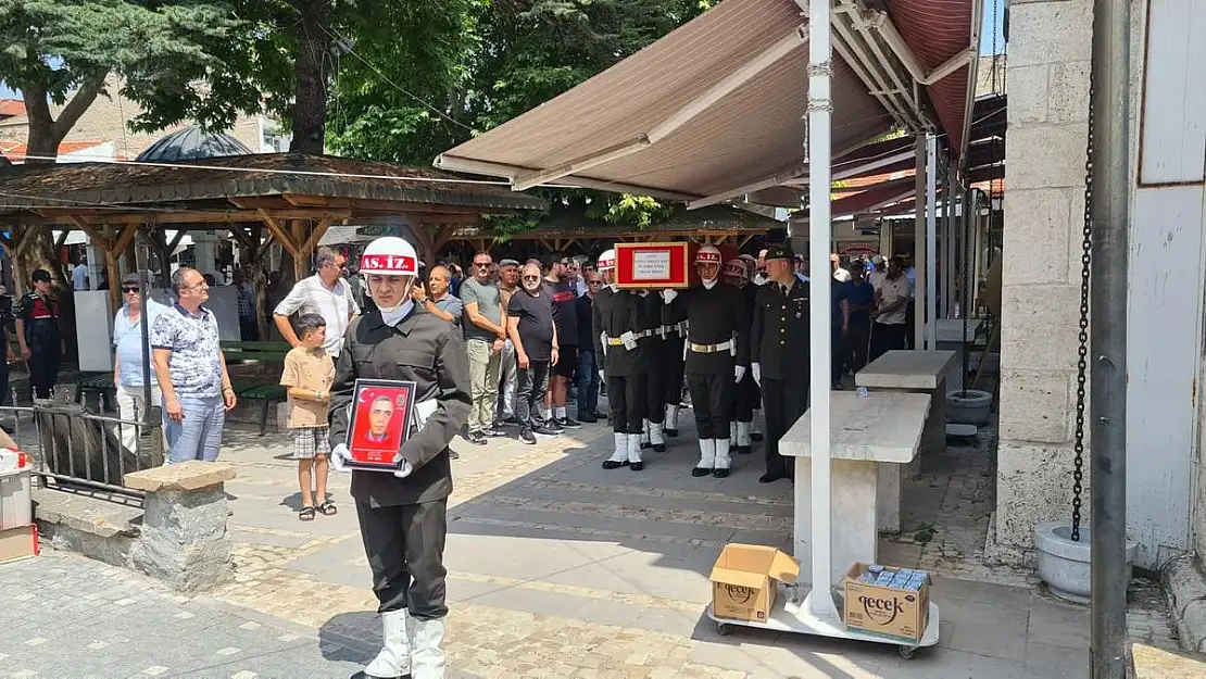 Vefat eden malul gazi askeri törenle toprağa verildi