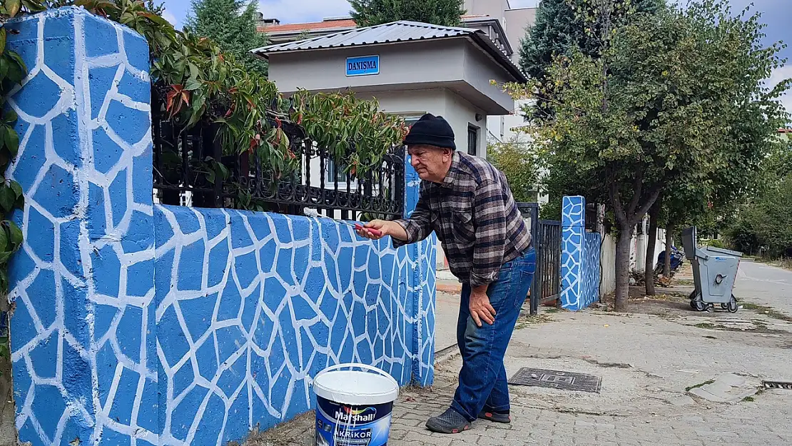 Veteriner Hekimden Mezun Olduğu Köy Okulunda Örnek Boya Çalışması