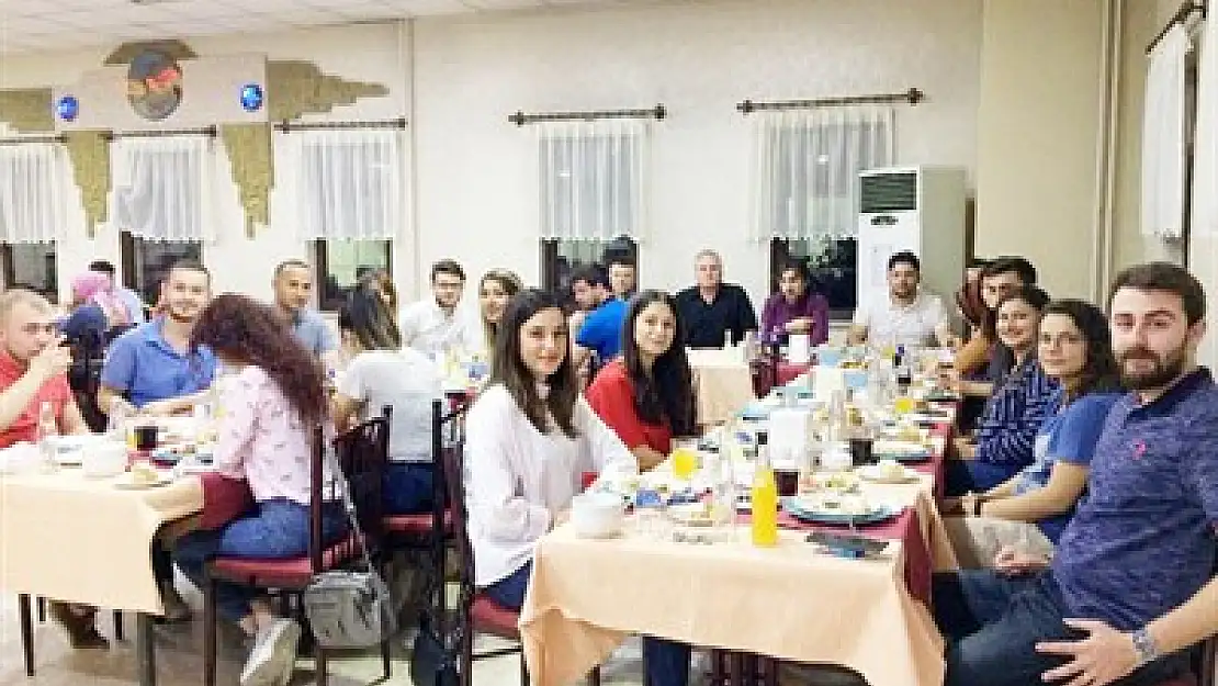 Voleybol Hakemleri iftarda buluştu – Kocatepe Gazetesi