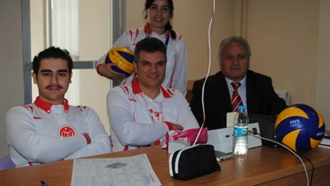 Voleybol hakemleri yoğun çalışıyor – Kocatepe Gazetesi