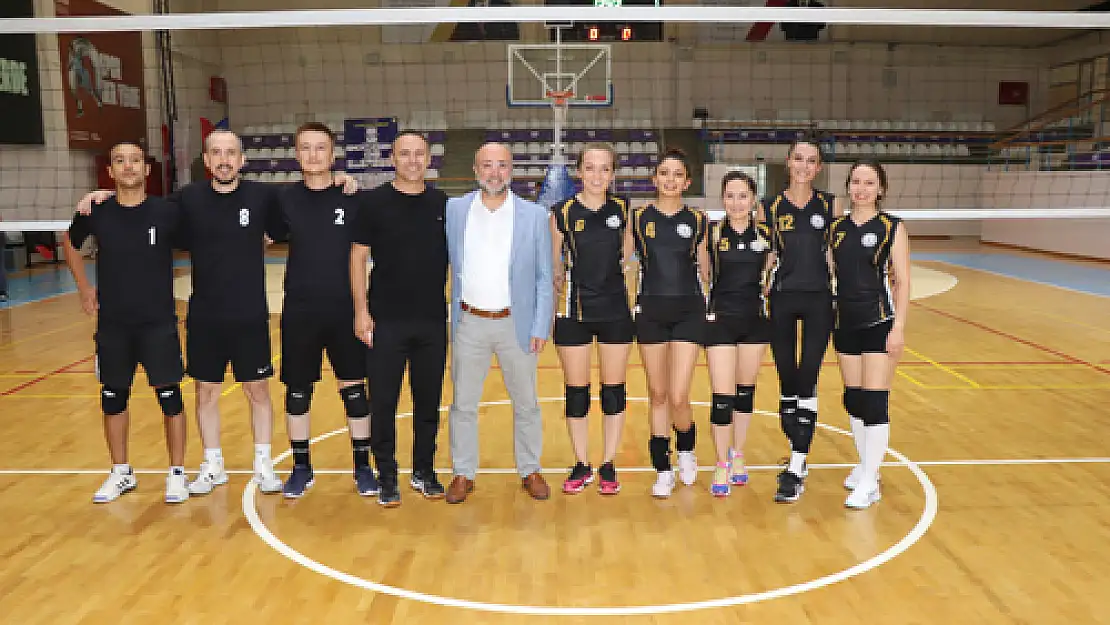 Voleybol karşılaşmalarında ilk tur tamamlandı