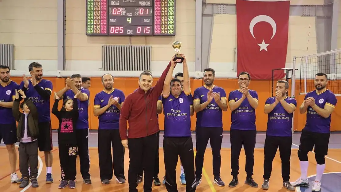 Voleybol turnuvasının kazananı belli oldu