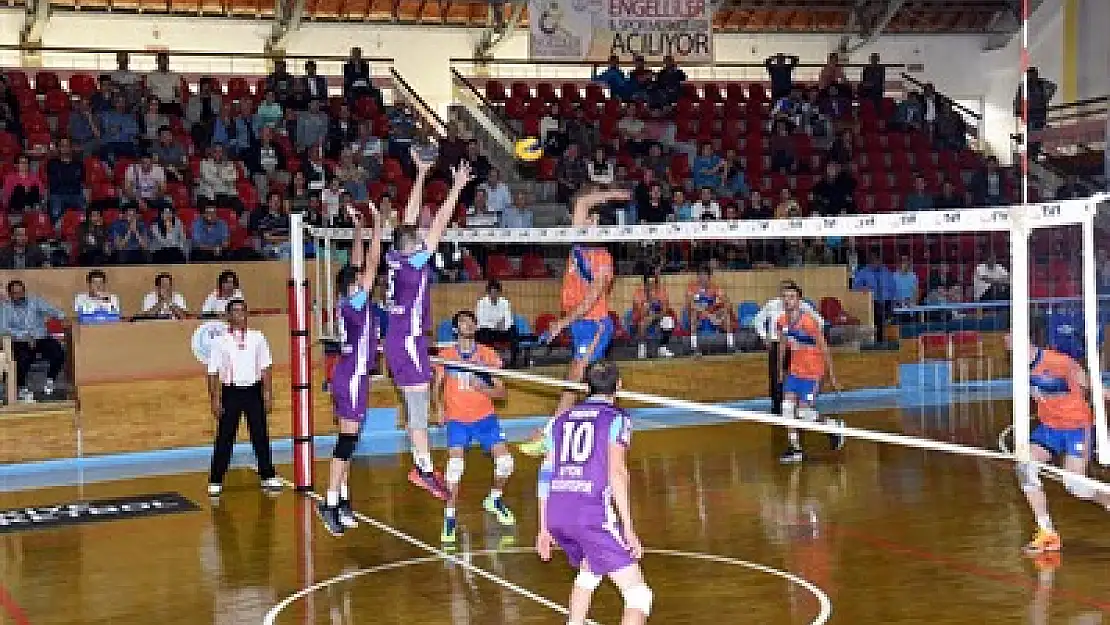 Voleybolcular Koleje karşı – Kocatepe Gazetesi