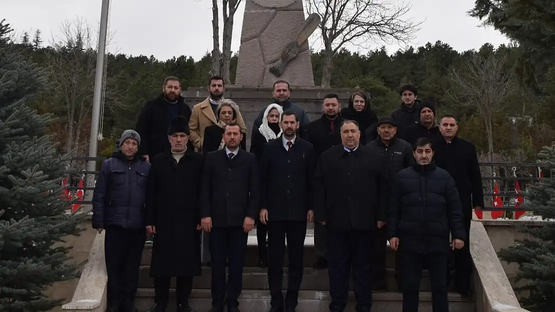 Yağcı, Seçim Çalışmasına Şehitlik Ziyaretiyle Başladı