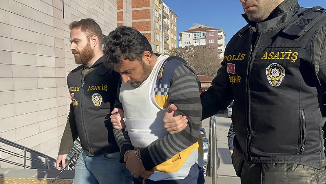 Yaşlı Kadını Darp Ederek Öldüren Ambulansı Personeli, Adliyeye Sevk Edildi