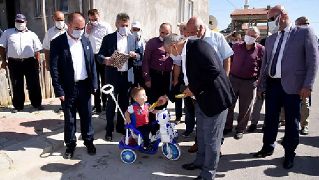 Yerimizde oturmuyor, sahada çalışıyoruz