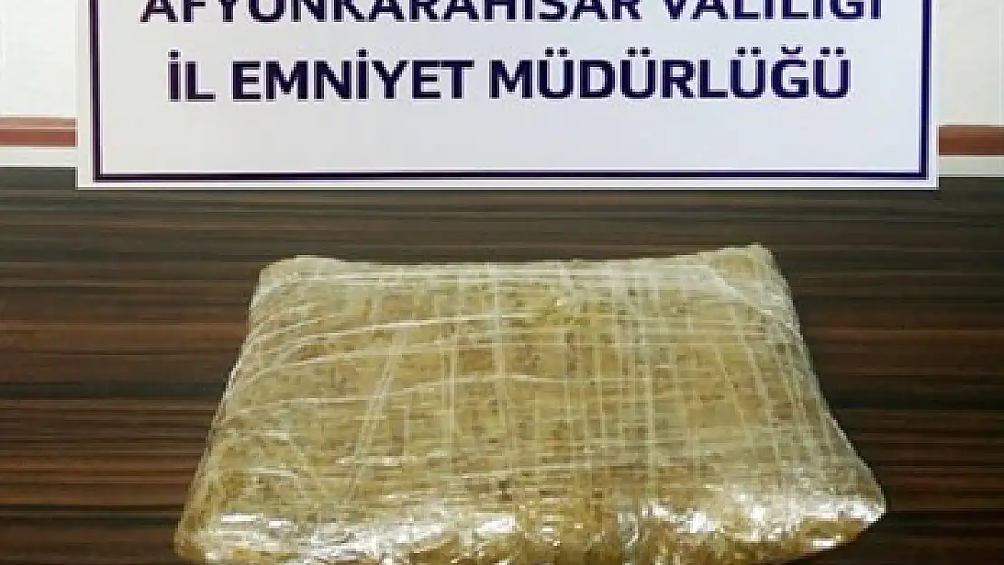 Yol kontrolünde 1 kilo 796 gram esrar ele geçirildi