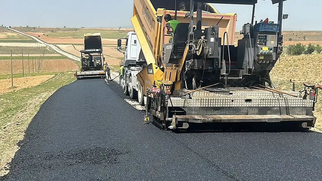 Yollar Sıcak Asfalta Kavuşuyor