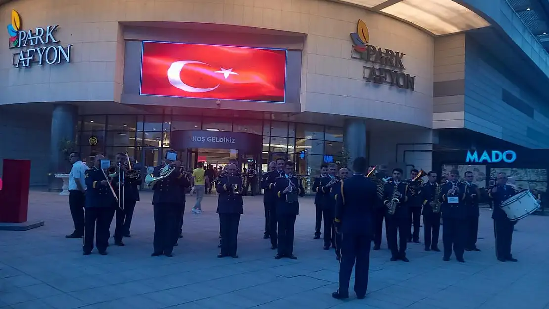 Zaferin 101'inci yılın Bando gösterisi ile kutlandı