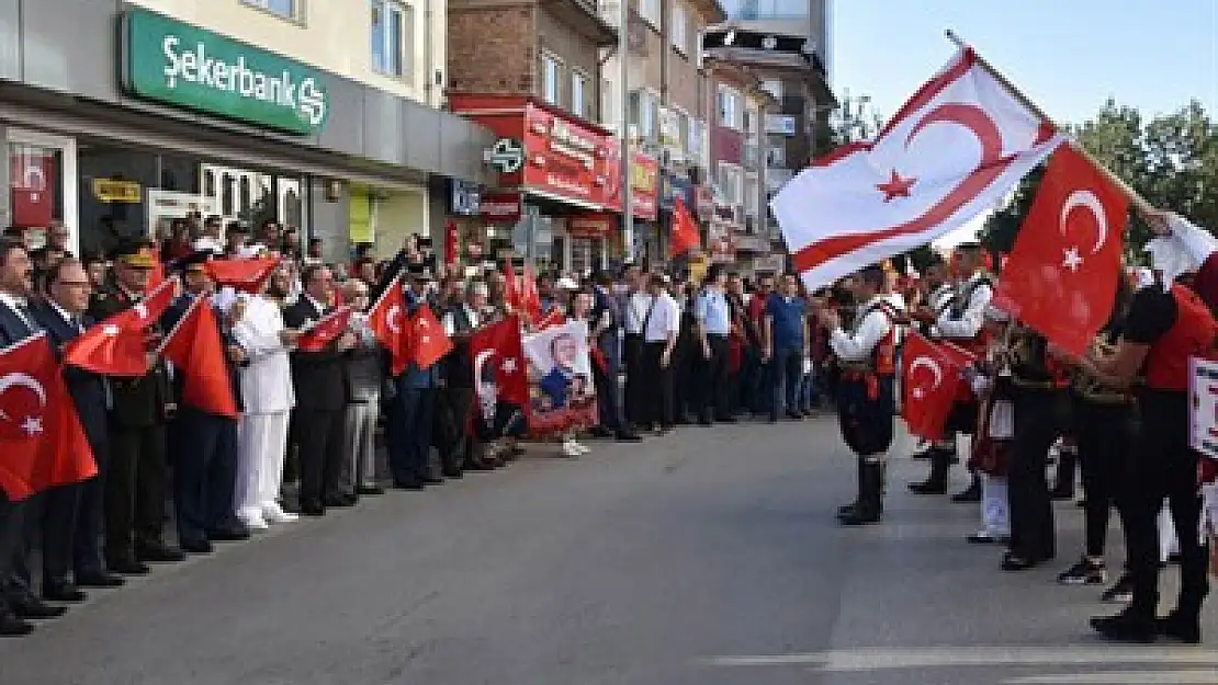 Zafer'in yıldönümünde halk yürüyüşü – Kocatepe Gazetesi