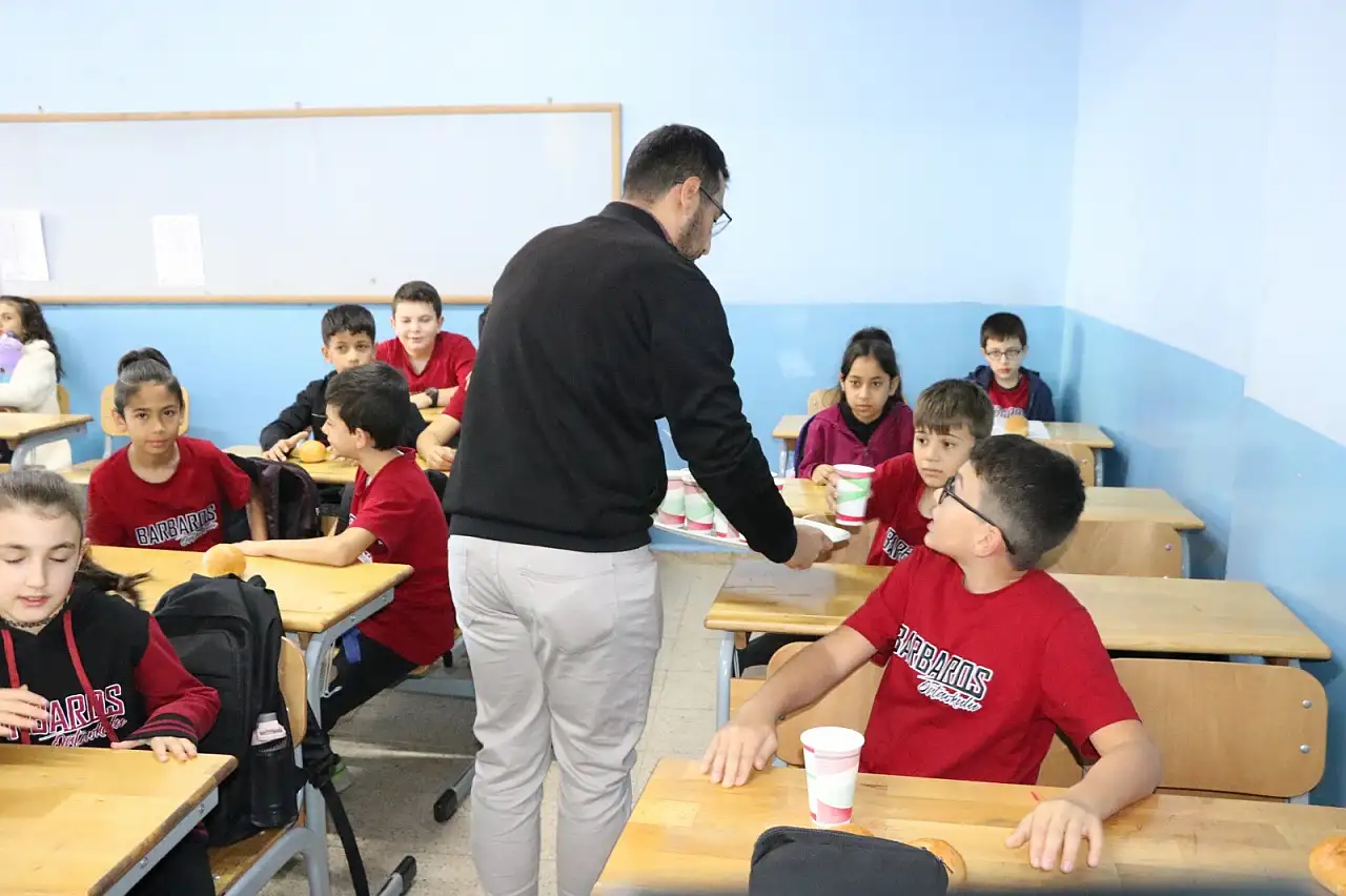 Haftada 1 Gün Derse Çorba İçerek Başlıyorlar