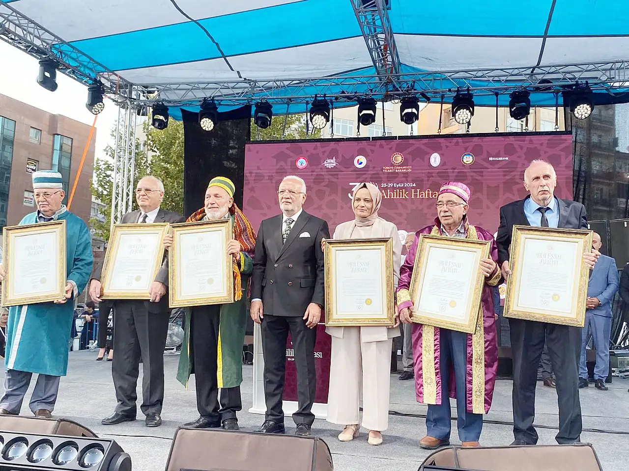 İstikrarDevamlılık Ve Ahi Esnaflık