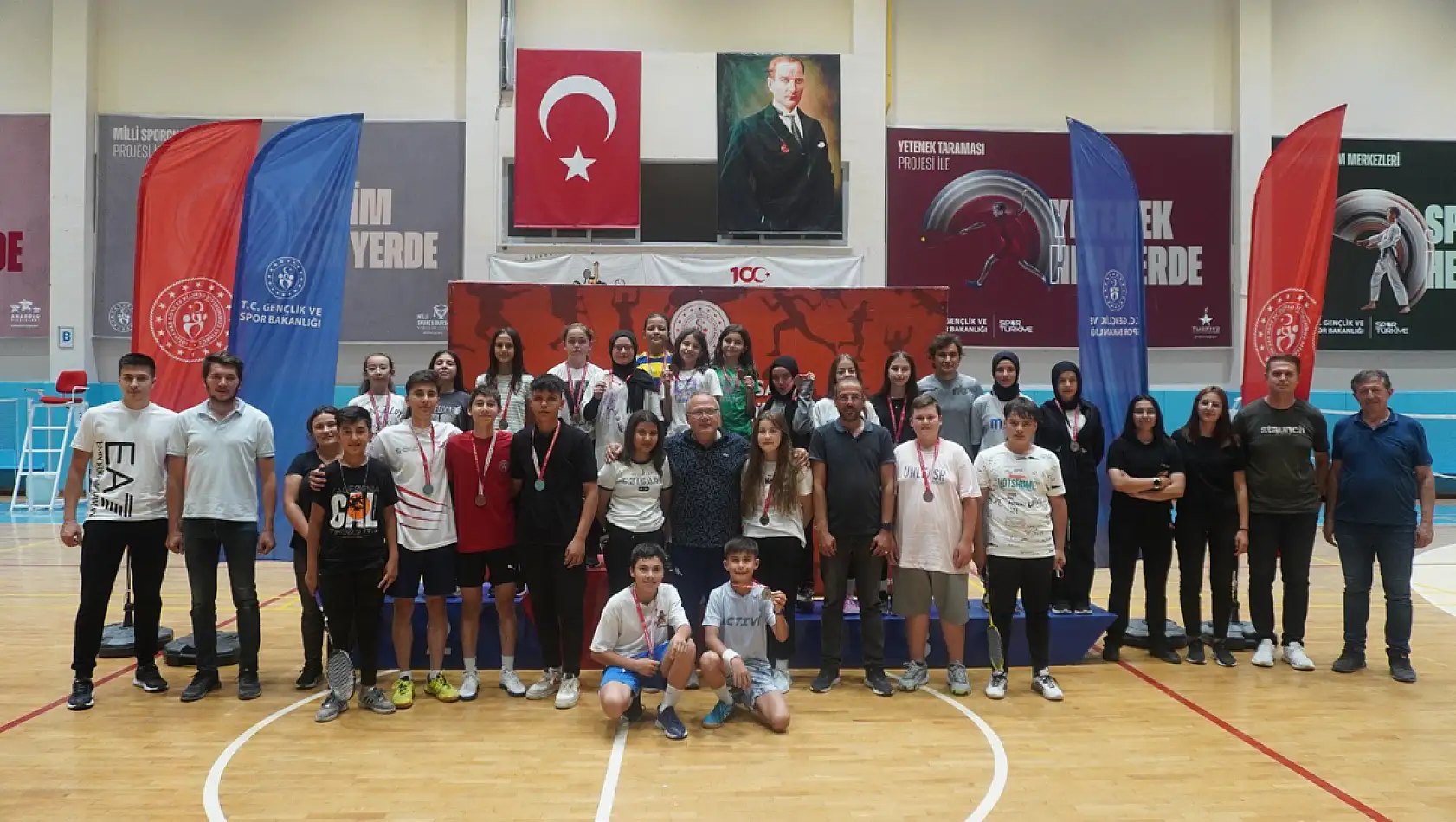 15 Temmuz Şehitlerini Anma Badminton Turnuvası Sona Erdi