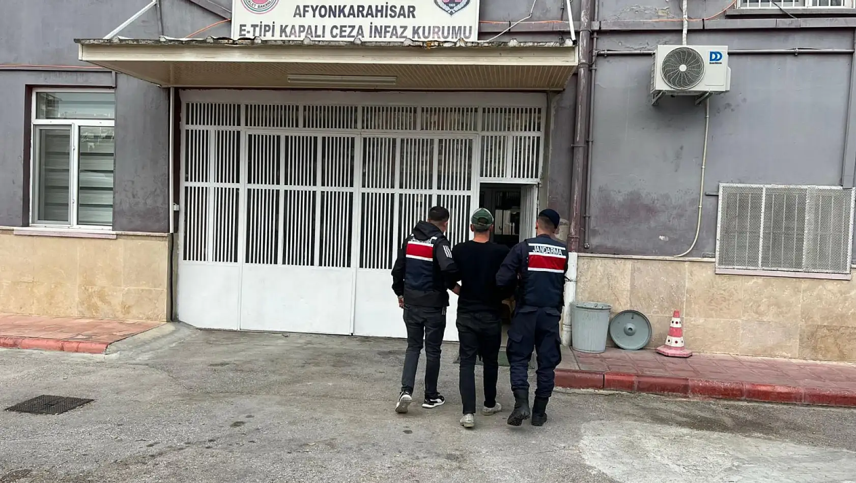 Afyon'da Uyuşturucu Suçundan Aranan Şahıs Yakalandı