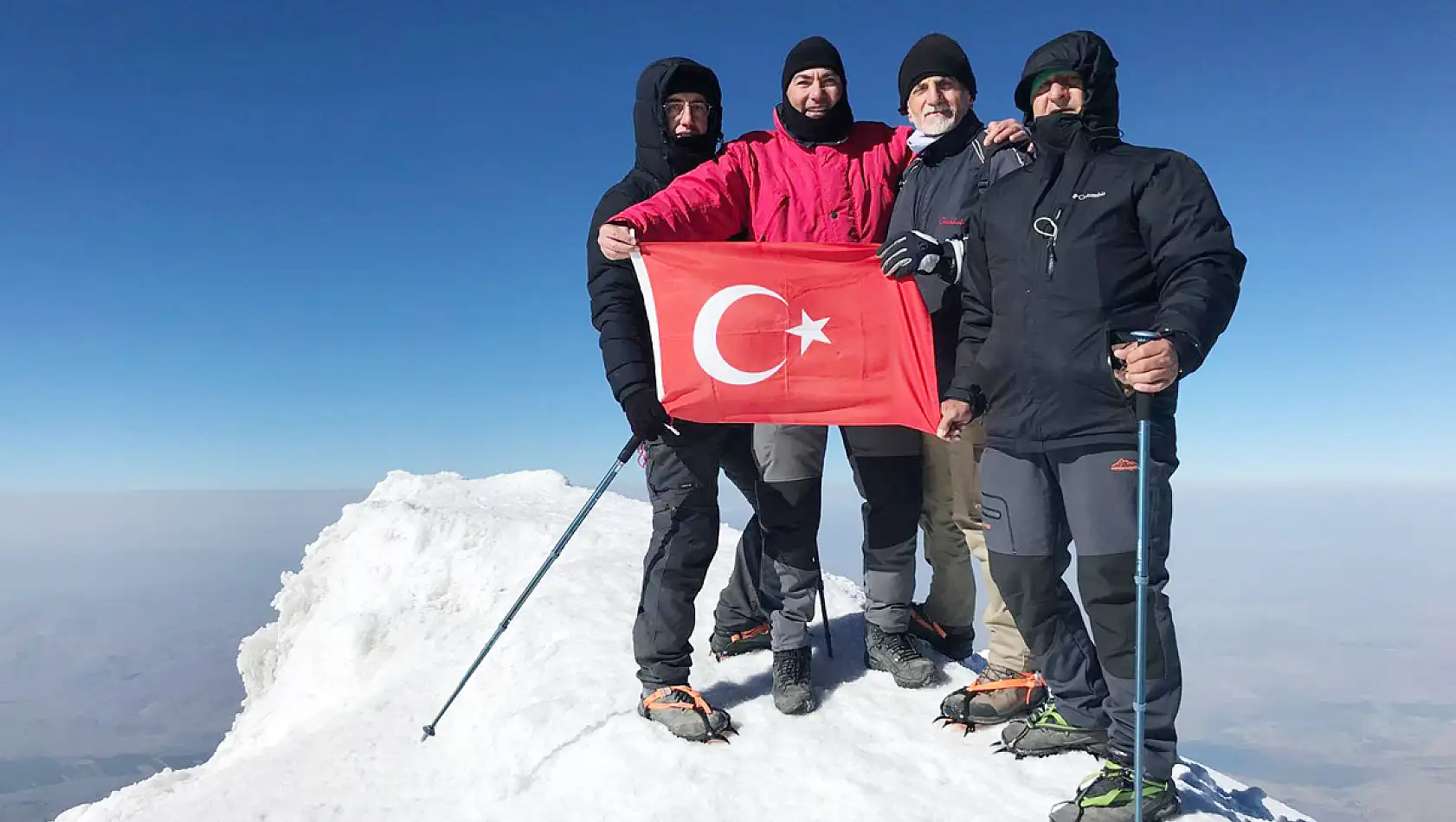 Afyon'lu Dağcılar Ağrı Dağı’nda Zirve Yaptı