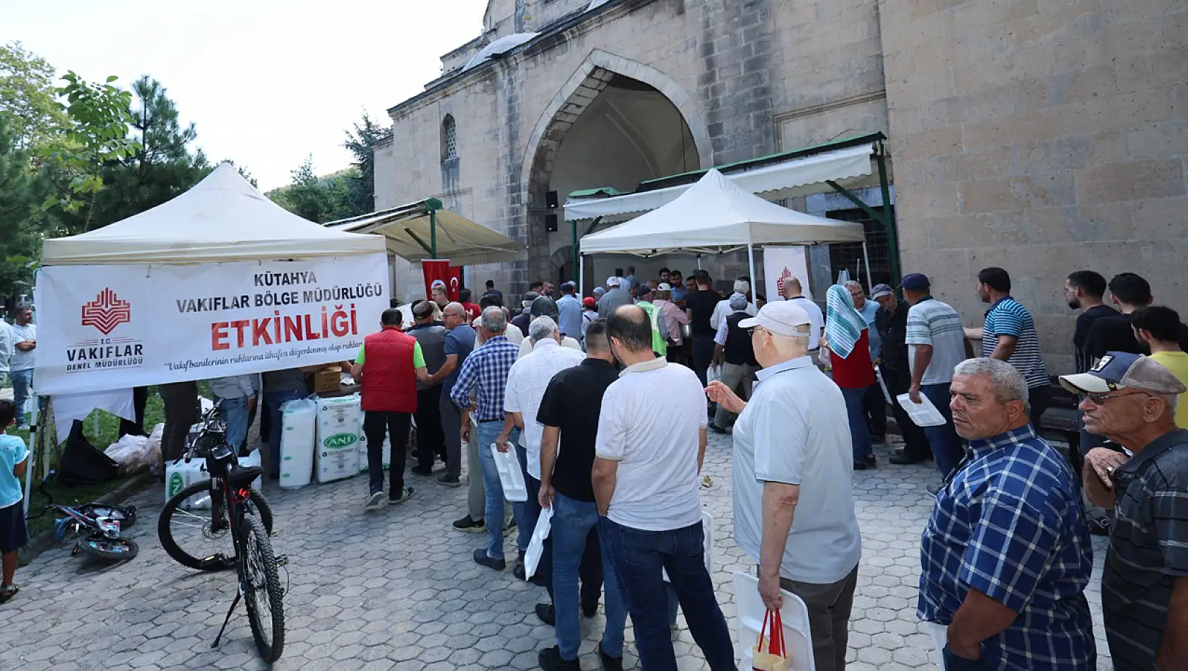 İmaret Camii'nde Vakıf Geleneği Sürdürülüyor