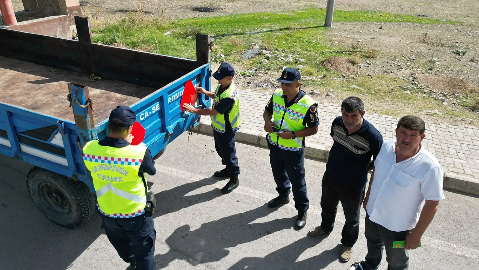 Jandarma, Traktör Sürücülerine Eğitim Verdi