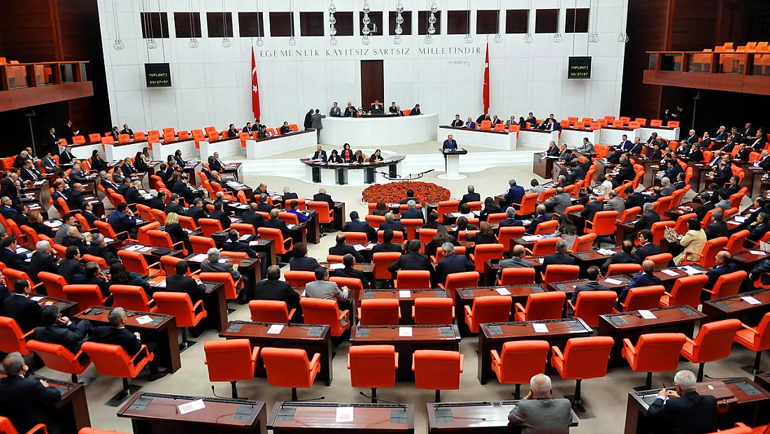 28. Dönem Sandalye Dağılımı Değişti: Hangi Partilerin Mecliste Grubu Var