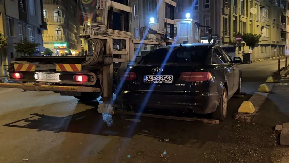 Eskişehir'de Hatalı Park Eden Araca Trafik Ekiplerinden Müdahale