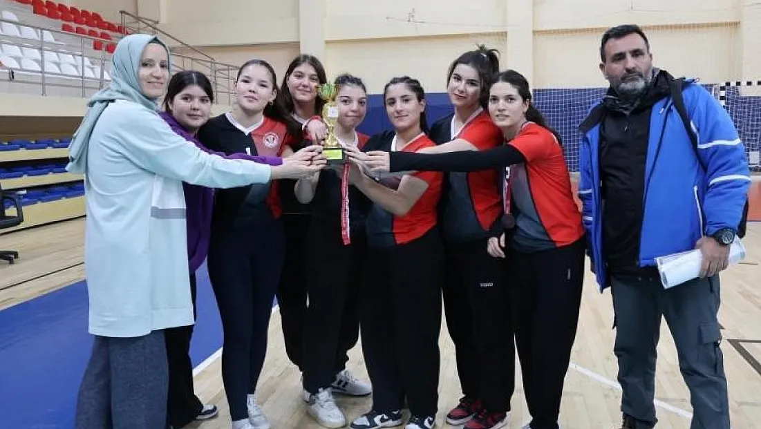 Gençler Badminton Müsabakaları Sona Erdi