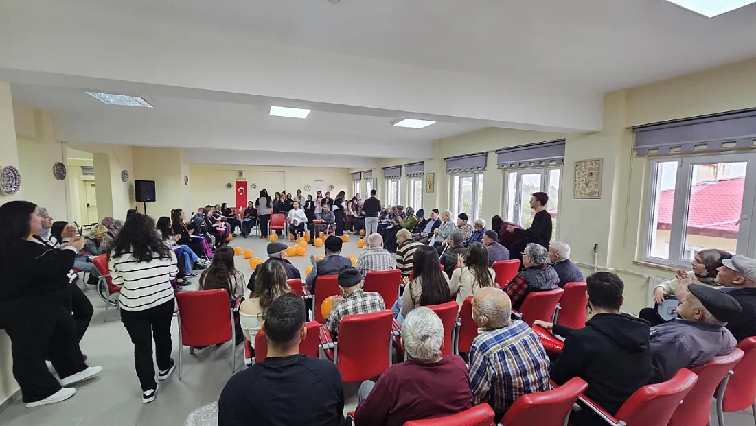 Kütahya Huzurevine Anlamlı Ziyaret