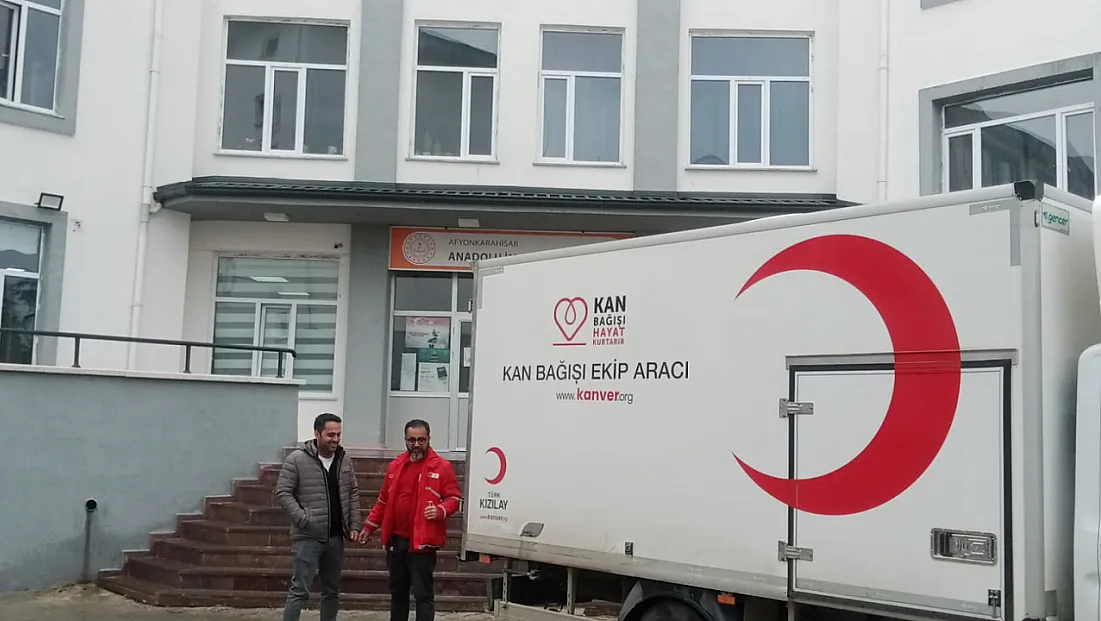 Önder İmam Hatiplilerden Büyük Kan Bağışı Kampanyası
