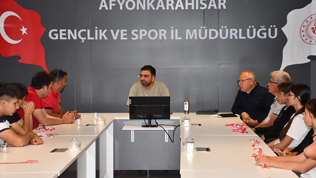 Şampiyonlardan Gençlik Spor Müdürlüğüne Ziyaret