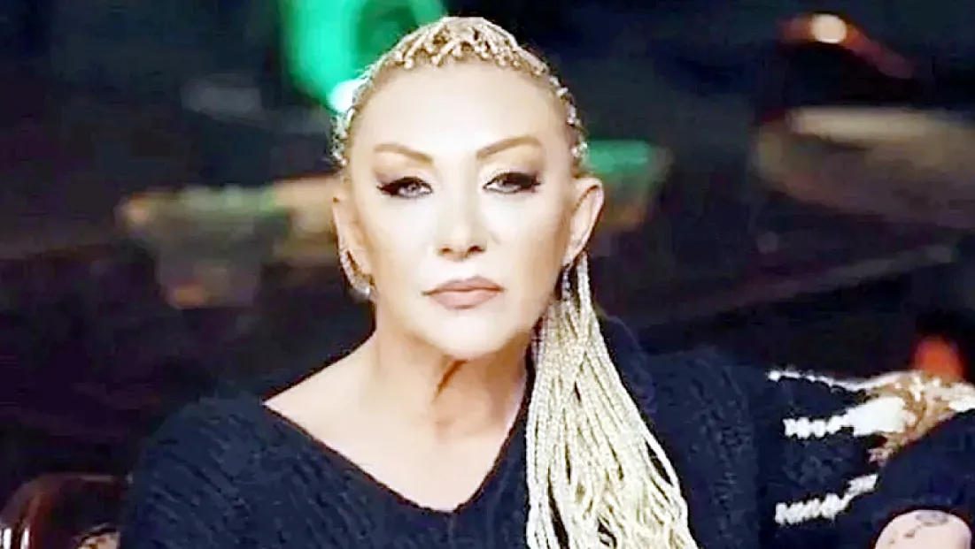 Şarkıcı Güllü Balkondan Düşerek Öldü