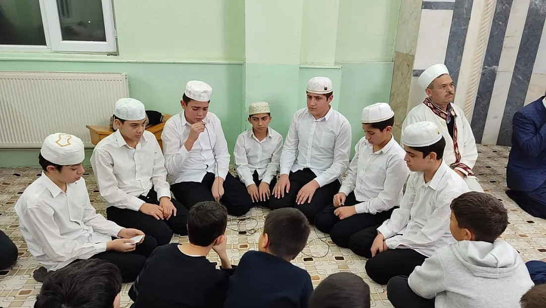 Şuhut’ta 'Camiler Çiçek Açtı'