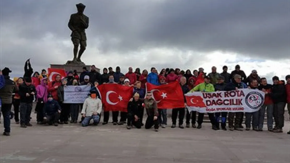 103 sporcu Atatürk anısına yürüdü