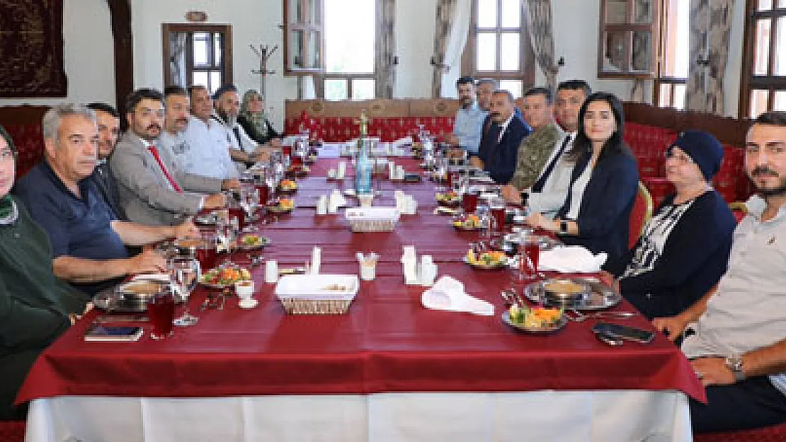 15 Temmuz gazileri onuruna yemek verildi