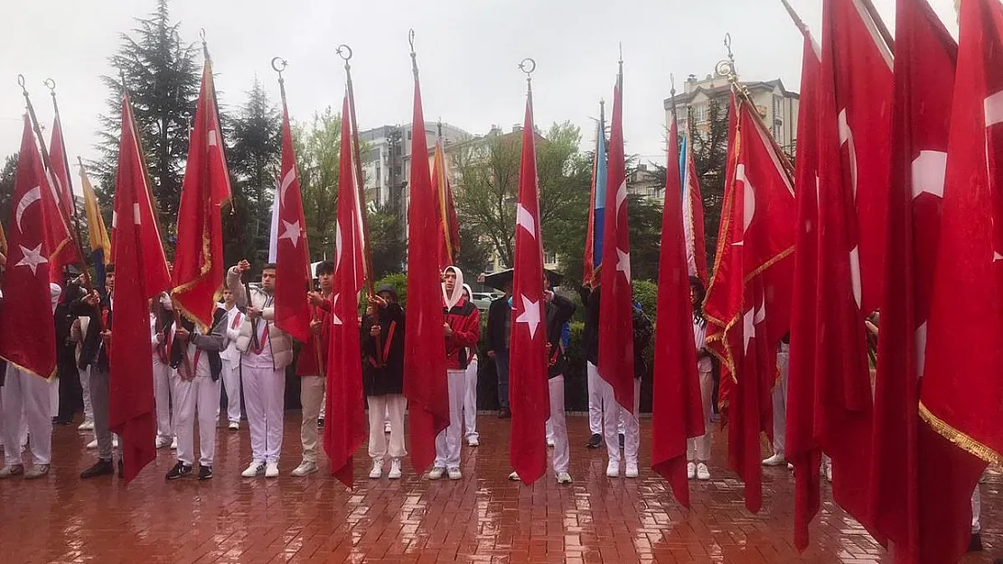 19 Mayıs çelengi sunuldu