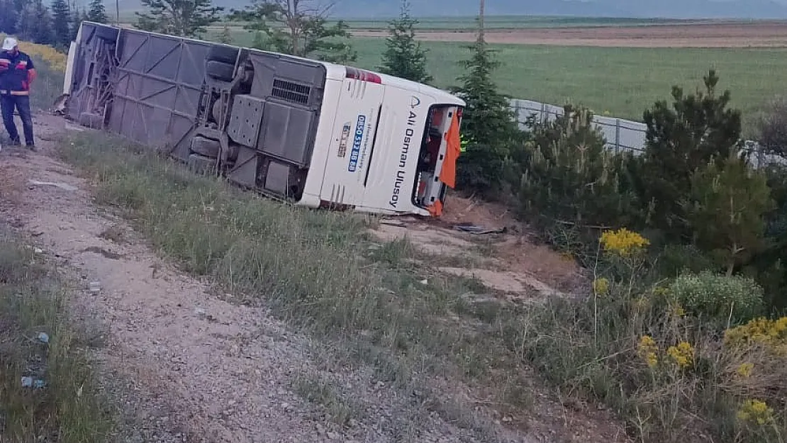 Kontrolden çıkan yolcu otobüsü devrildi: 27 yaralı