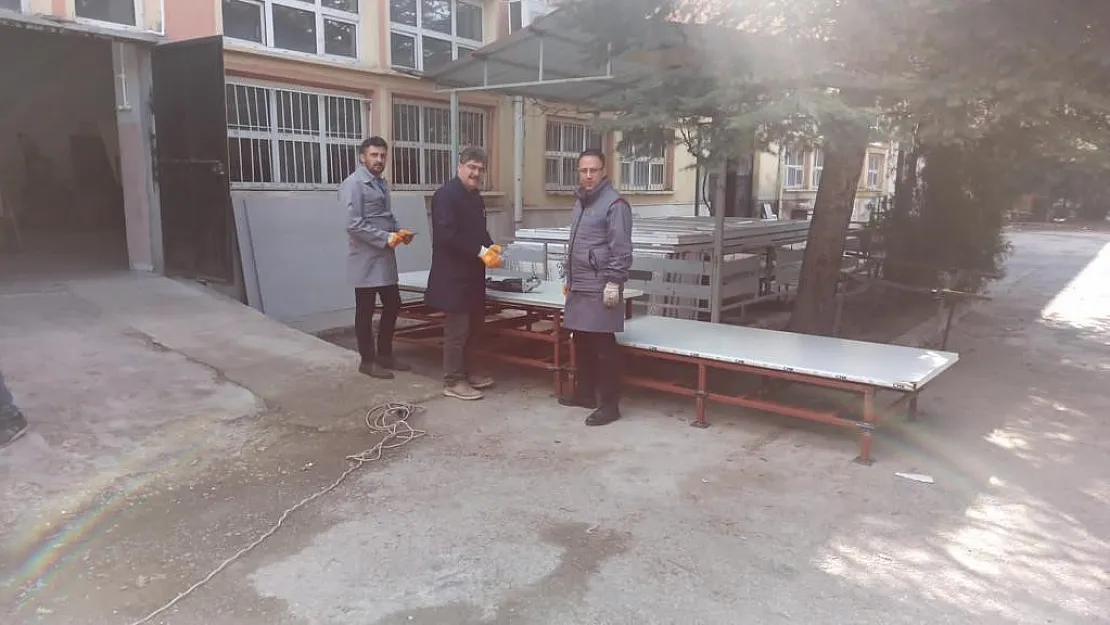 Afyon’dan afet bölgesine 48 adet seyyar tuvalet ve duş