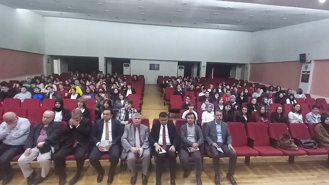 Milletin gençlerden beklentisi devlet için çalışmalarıdır