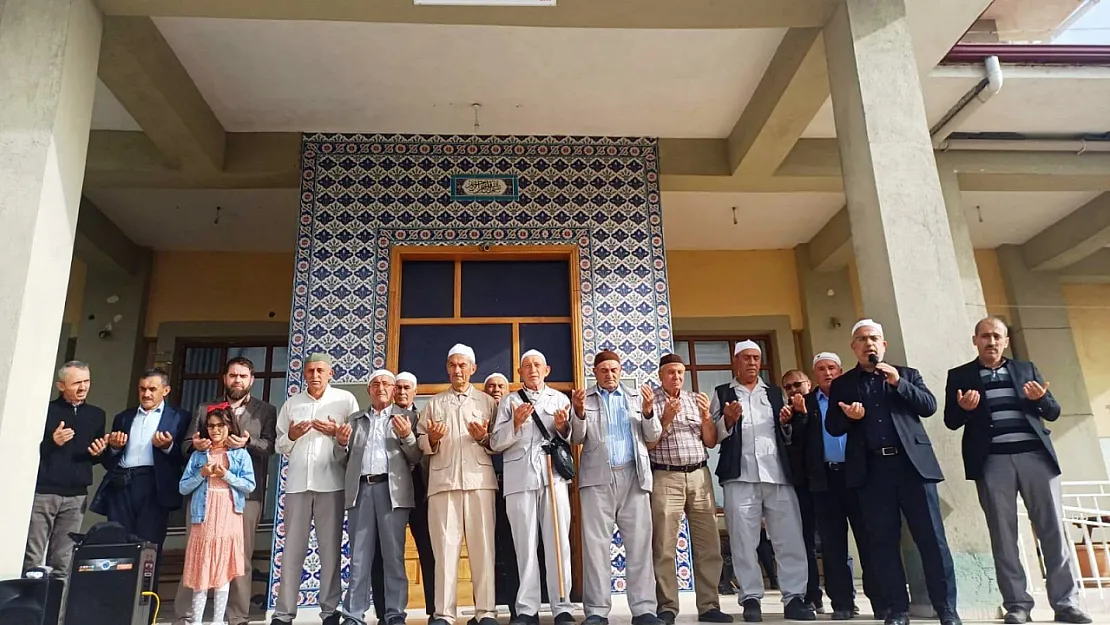 29 Hacı Adayı Kutsal Topraklara Dualarla Uğurlandı