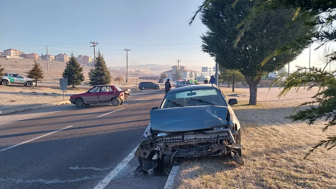 3 Aracın Karıştığı Zincirleme Trafik Kazası