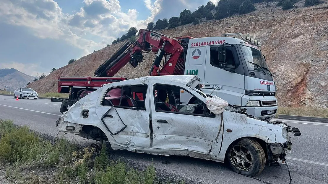 30 metrelik şarampole devrildi, 2 kişi hayatını kaybetti