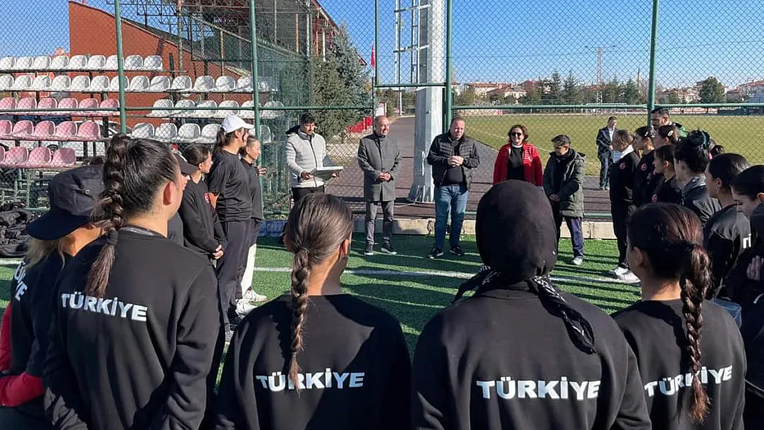 A Milli Kadın Kriket Takımı Afyonkarahisar'da Kampa Girdi