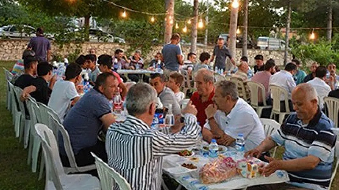 Acar'dan Dinar Belediyespor'a iftar – Kocatepe Gazetesi