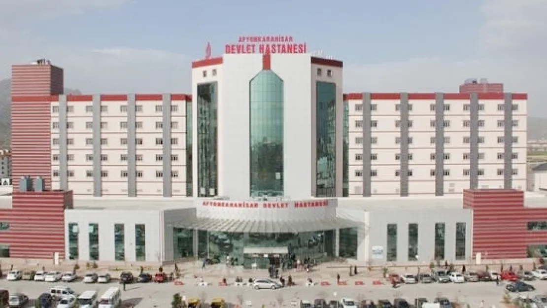Acil Servis Önünde Kaza! Hastaneye Gelmeden Hastanelik Oldu