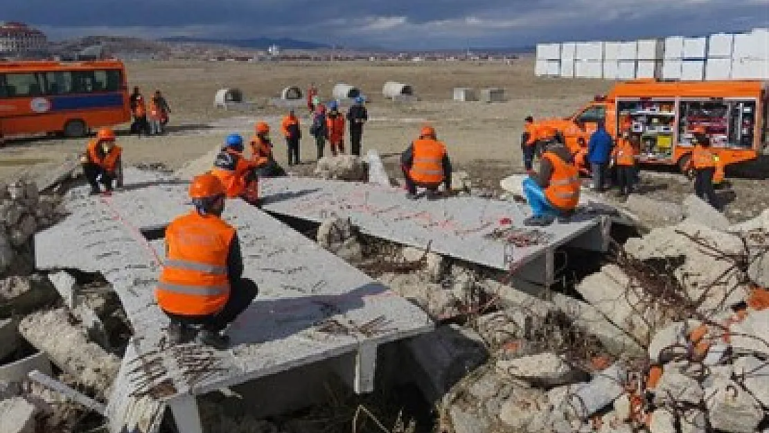 AFAD, depreme karşı bilinçlendiriyor – Kocatepe Gazetesi