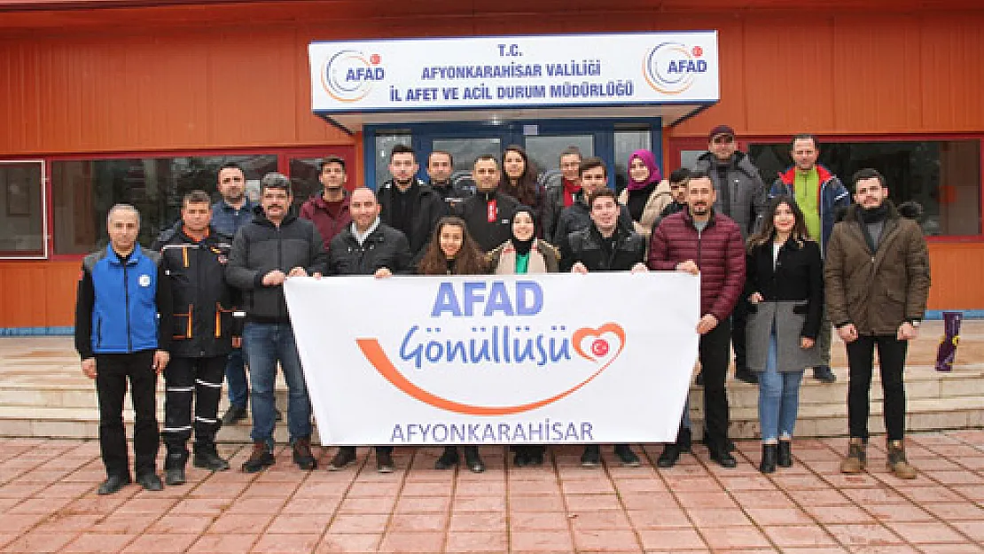 AFAD gönüllüleri okulda tehlike avına katıldı