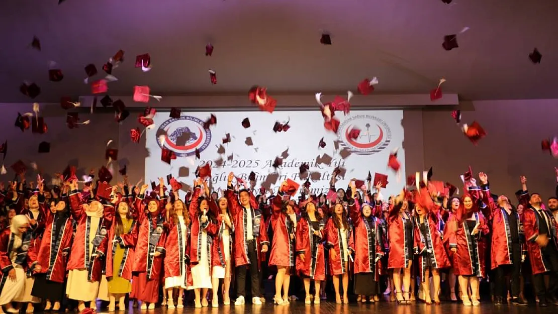 AFSÜ 25. Dönemde 695 Öğrenci Mezun Oldu