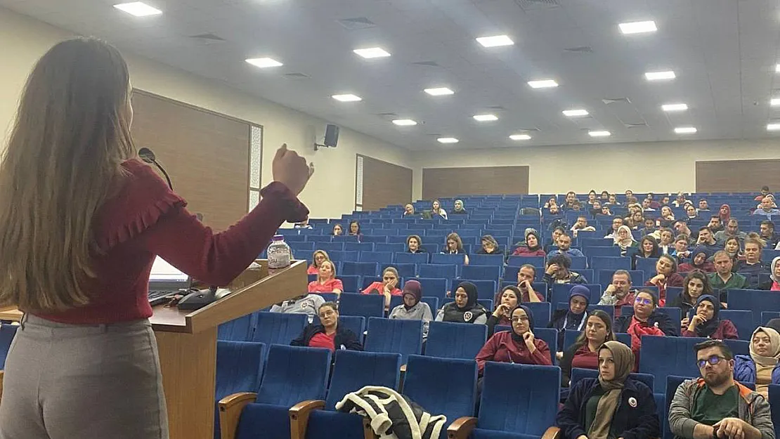 AFSÜ'deki Bağımlılık Seminerlerine Yoğun Katılım